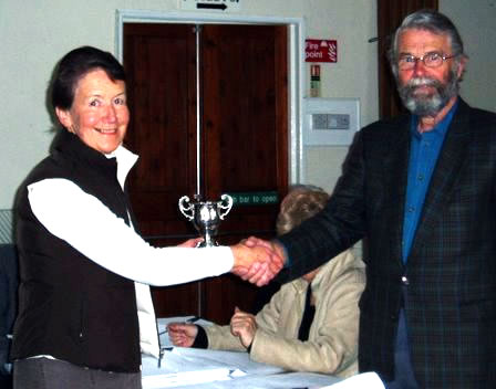  Magaret read receiving the Edwars Cup 