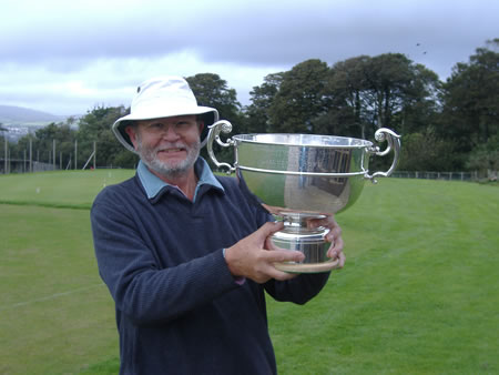  Richard Griffiths with the Bournemouth Bowl 