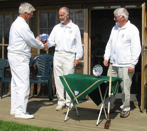 Club Chairman(Ron George) presenting the trophy to Peter Dexter & Des Honey