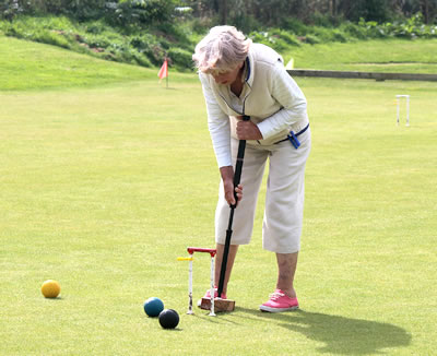  Golf Handicap Singles Tournament Jenny Burrows v Russell Moore Jenny runs hoop 12 to level the game(now golden hoop to be played to decide winner)