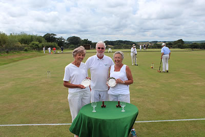 Jenny Burrows & Dorianne Forsdick being presented 