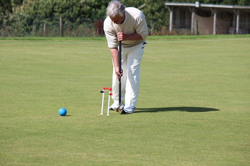 Morning singles Peter Cutting(C) runs Rover